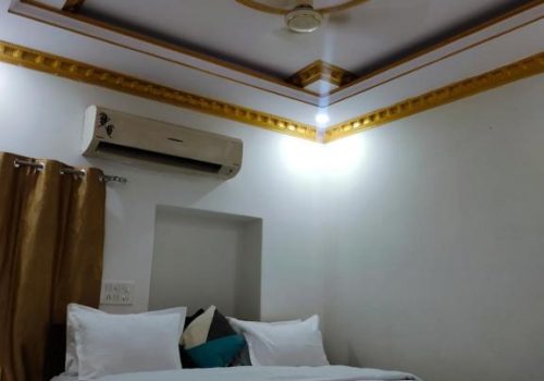 Deluxe Double Room with Extra Bed Bed