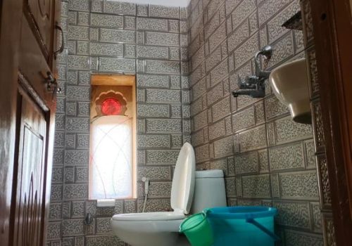 Deluxe Double Room with Extra Bed Toilet